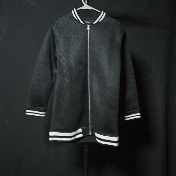 Forever 21 varsity bomber jacket - Picture 1 of 3